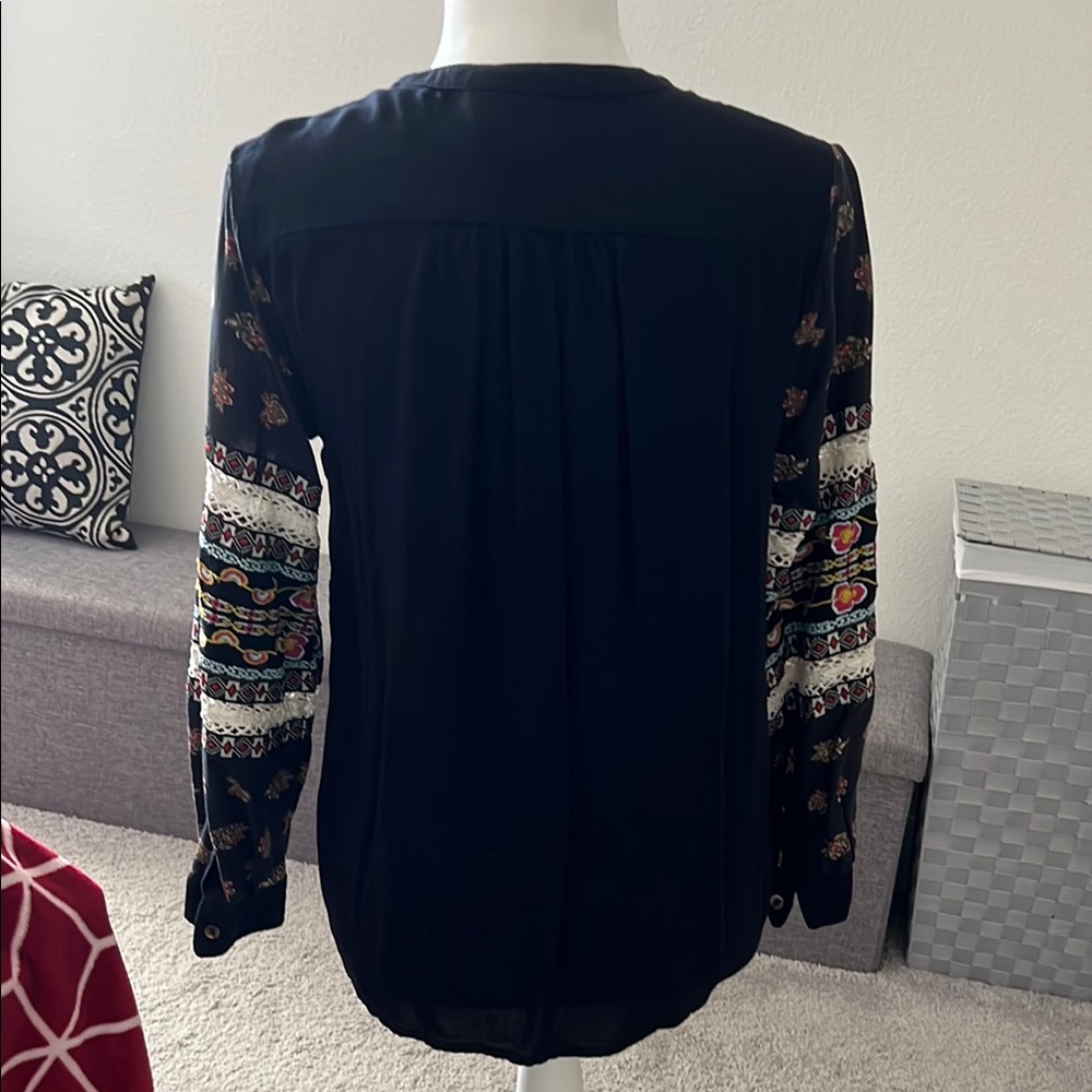 Akemi and Kin Anthropologie Embroidered Black Blouse - 6P - Picture 7 of 12